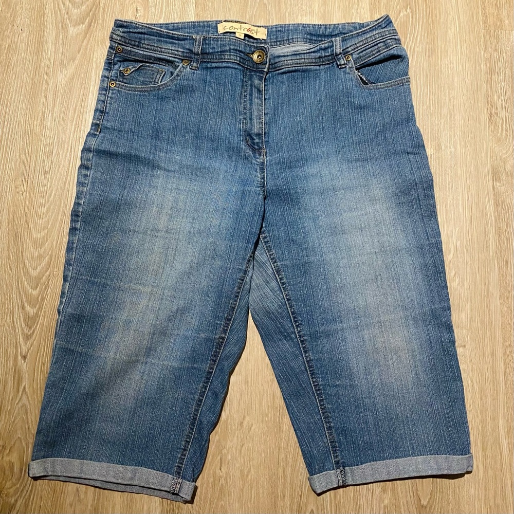 Contrast Women’s Denim Mid Wash Soft Shorts Folded Embroidery Size 15 36x15
